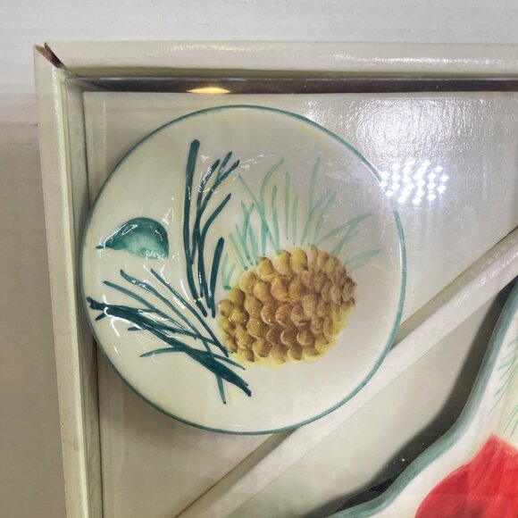 Pfaltzgraff Holiday Market Poinsettia & Pinecone 2-Piece Ceramic Hostess Serving - Picture 4 of 12